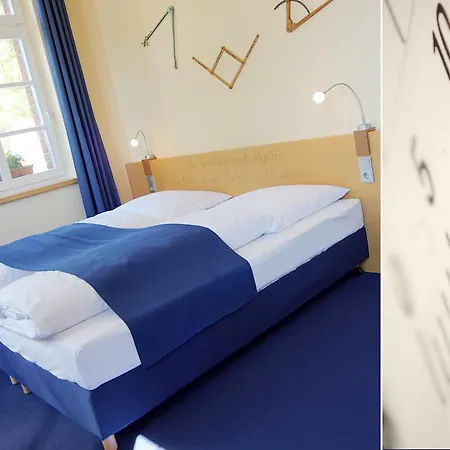 Alte Schule 3*