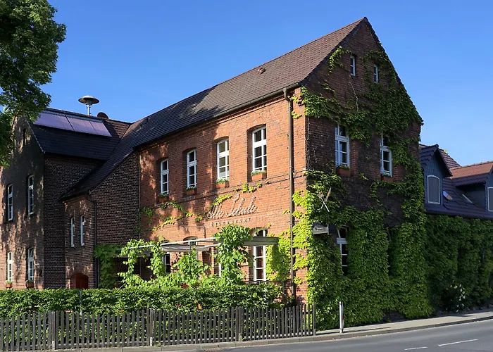 Alte Schule Отель 3*